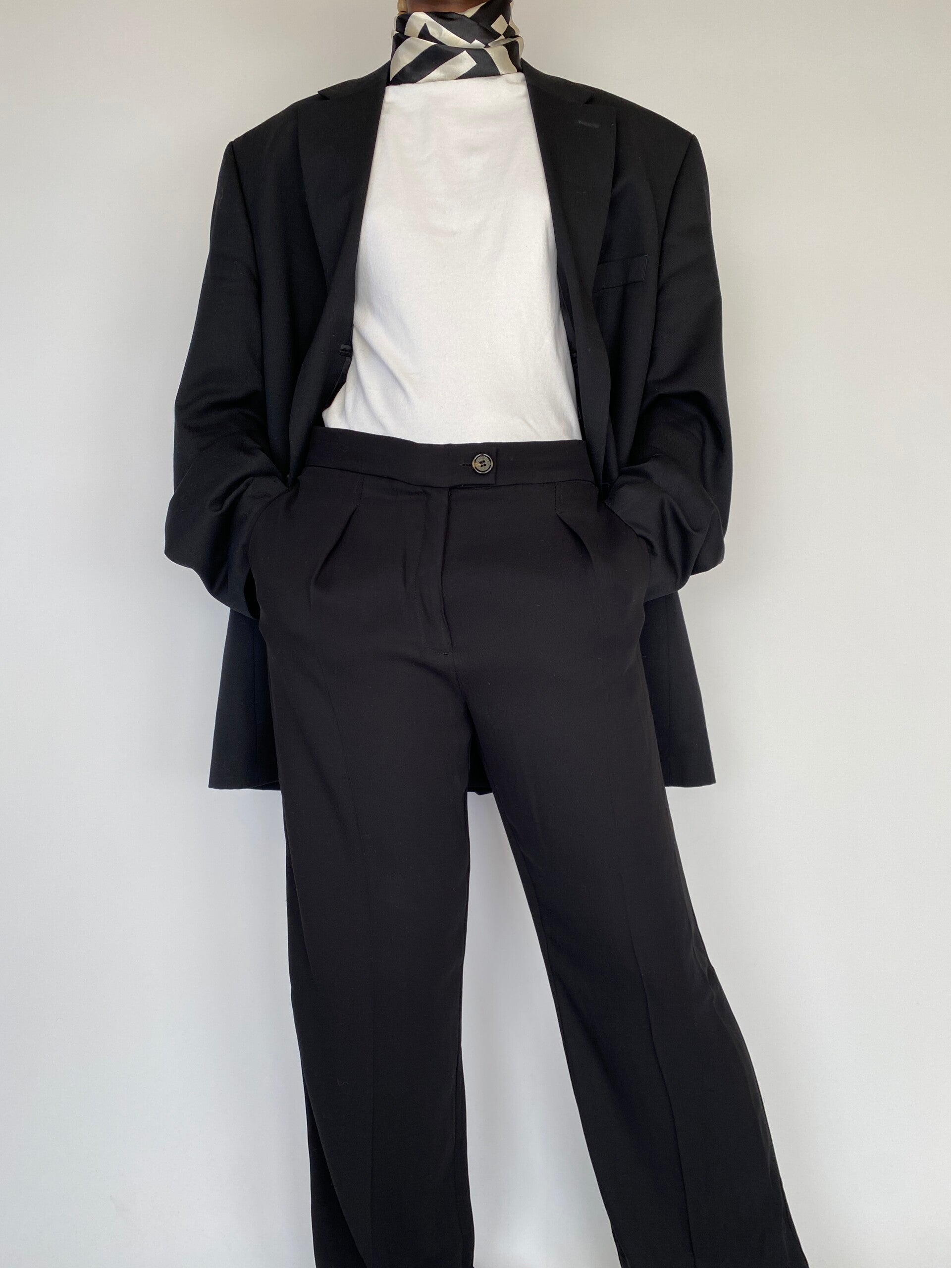 VINTAGE OVERSIZED SINGLE BREASTED BLACK BLAZER 2102
