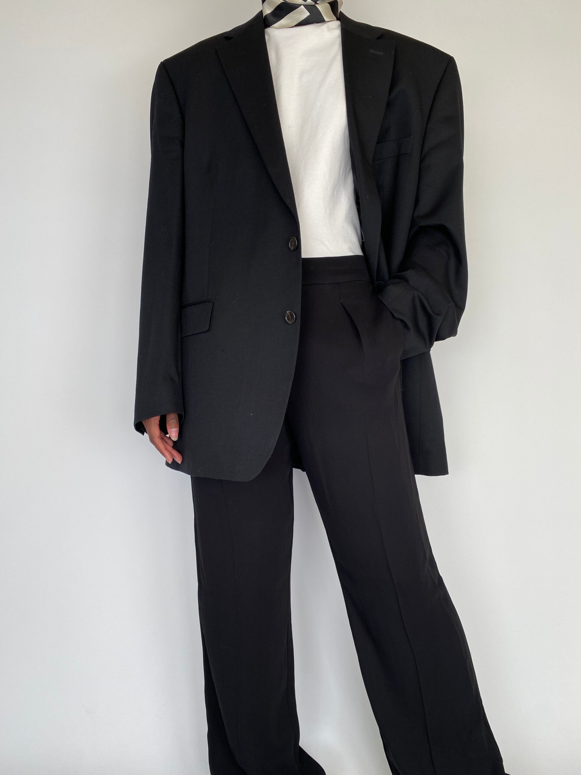 VINTAGE OVERSIZED SINGLE BREASTED BLACK BLAZER 2102