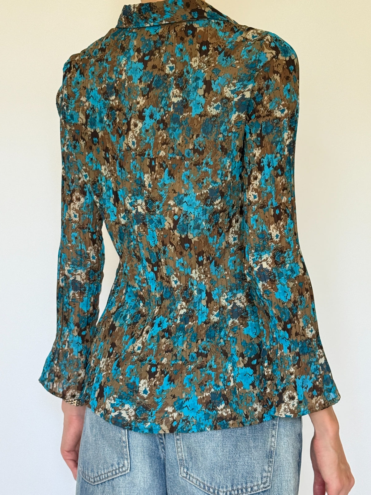 Vintage ruffle blouse back detail