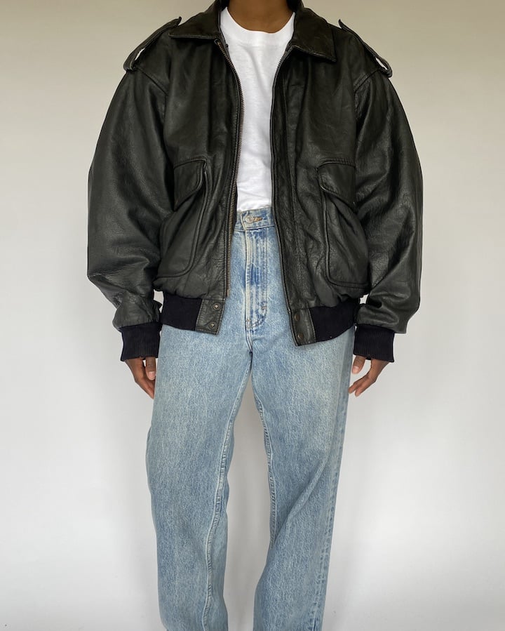 VINTAGE OVERSIZED BLACK BOMBER LEATHER JACKET 4954