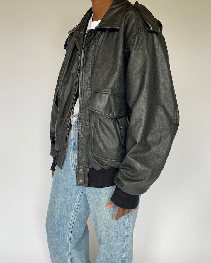VINTAGE OVERSIZED BLACK BOMBER LEATHER JACKET 4954