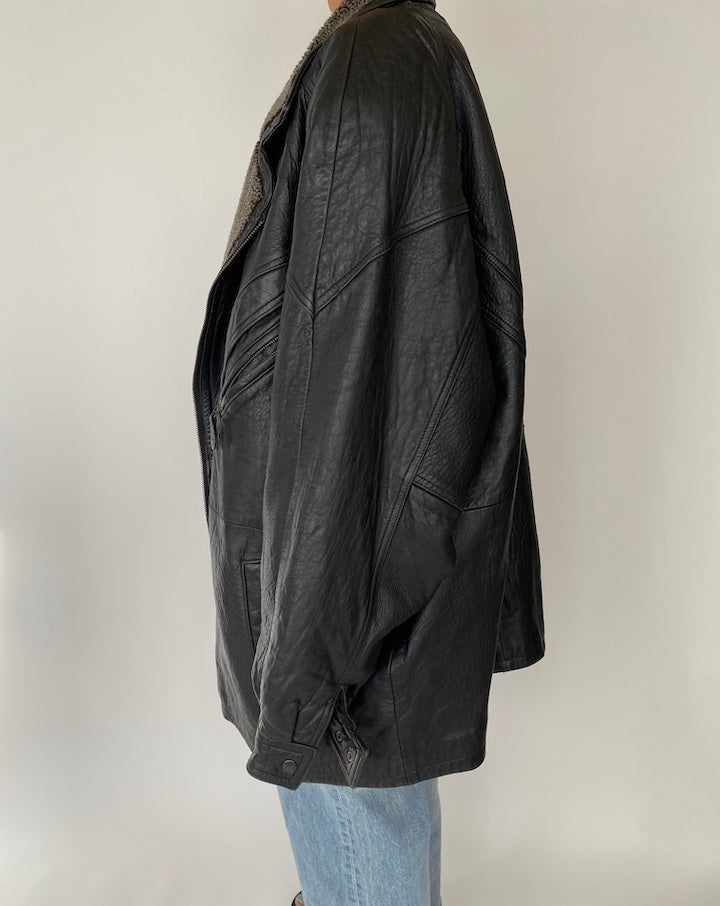 VINTAGE OVERSIZED LEATHER JACKET WITH FAUX FUR LINING 2731