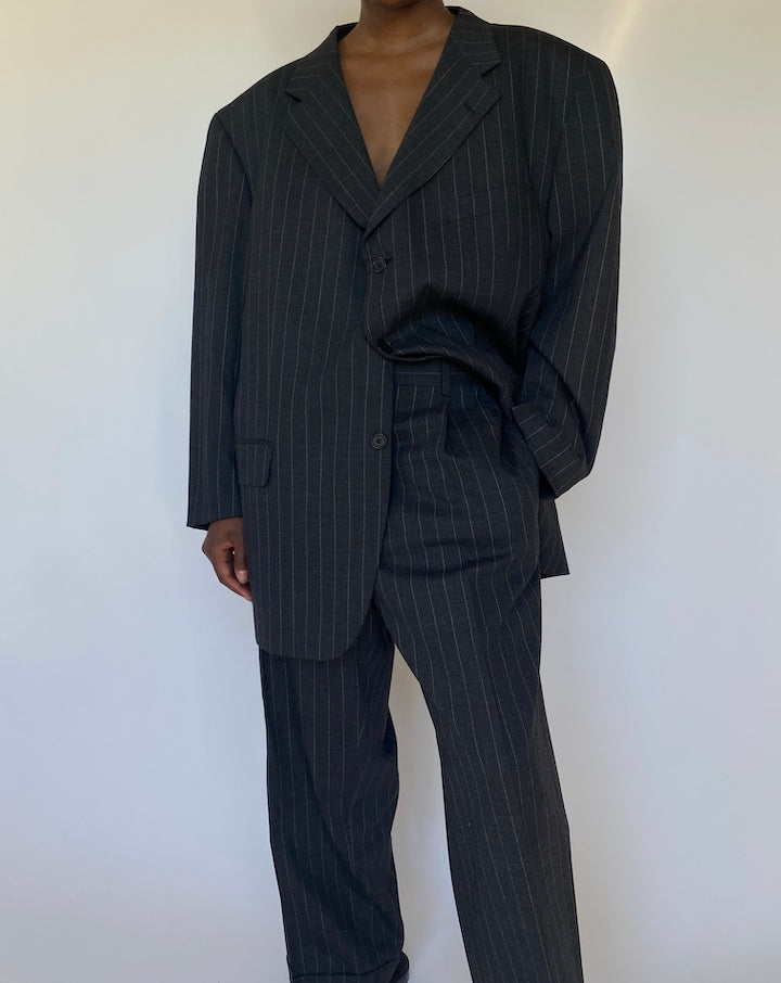 VINTAGE OVERSIZED PINSTRIPED SUIT 3801