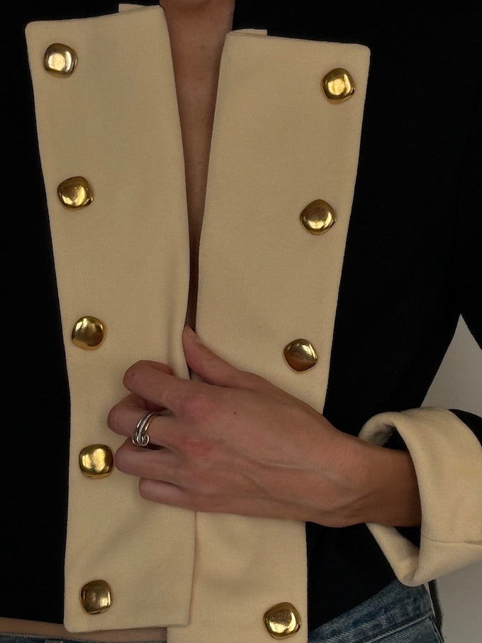 Vintage Cropped Contrast Blazer with Gold Buttons 6578