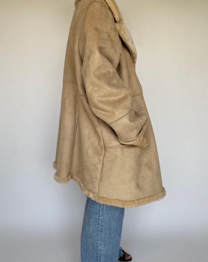 VINTAGE OVERSIZED BEIGE FAUX COAT 889
