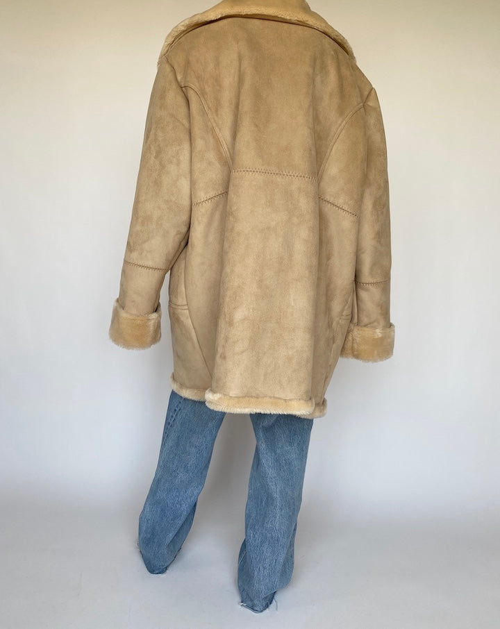 VINTAGE OVERSIZED BEIGE FAUX COAT 889