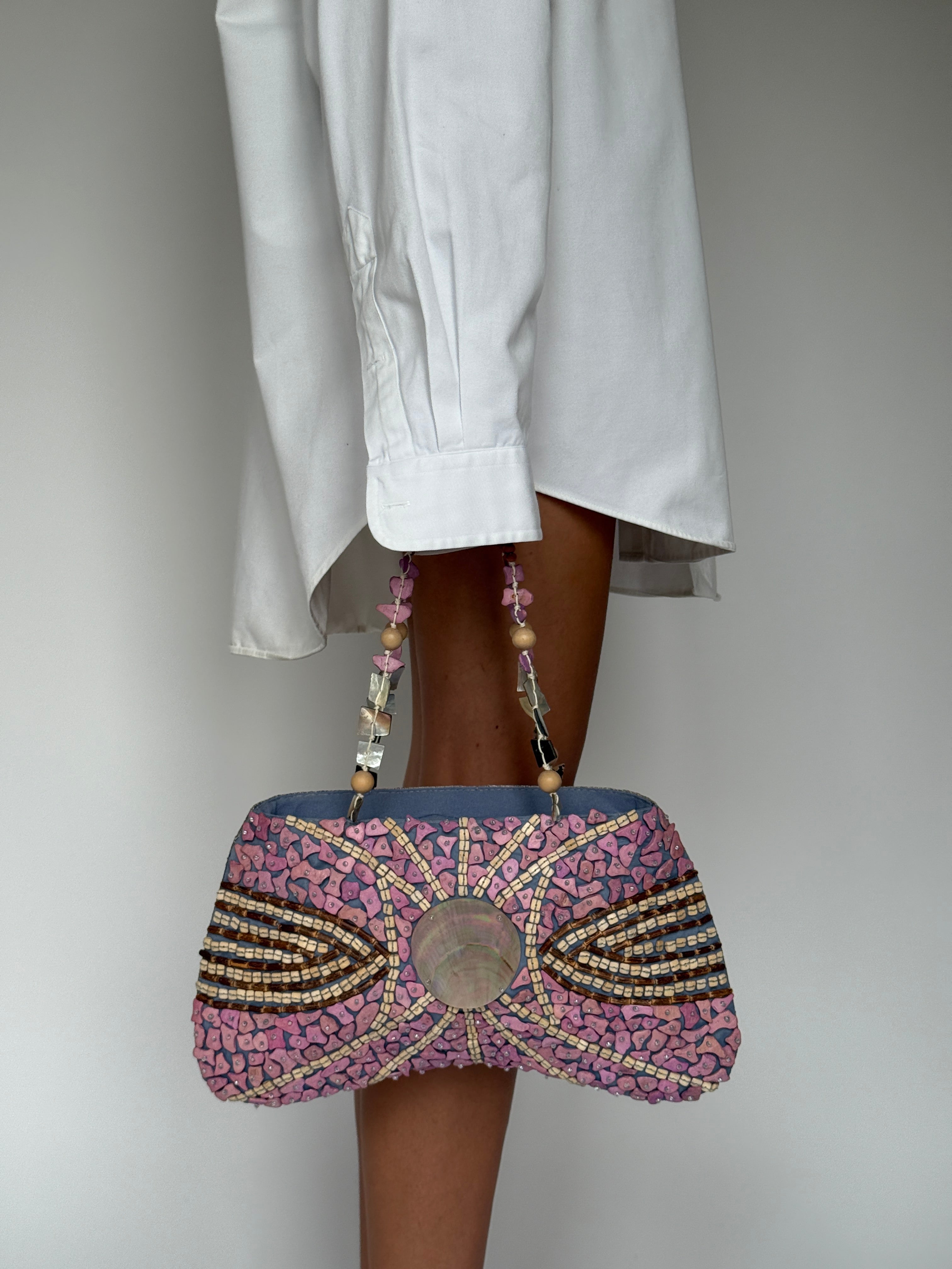Vintage sculptural shell centerpiece detail handbag