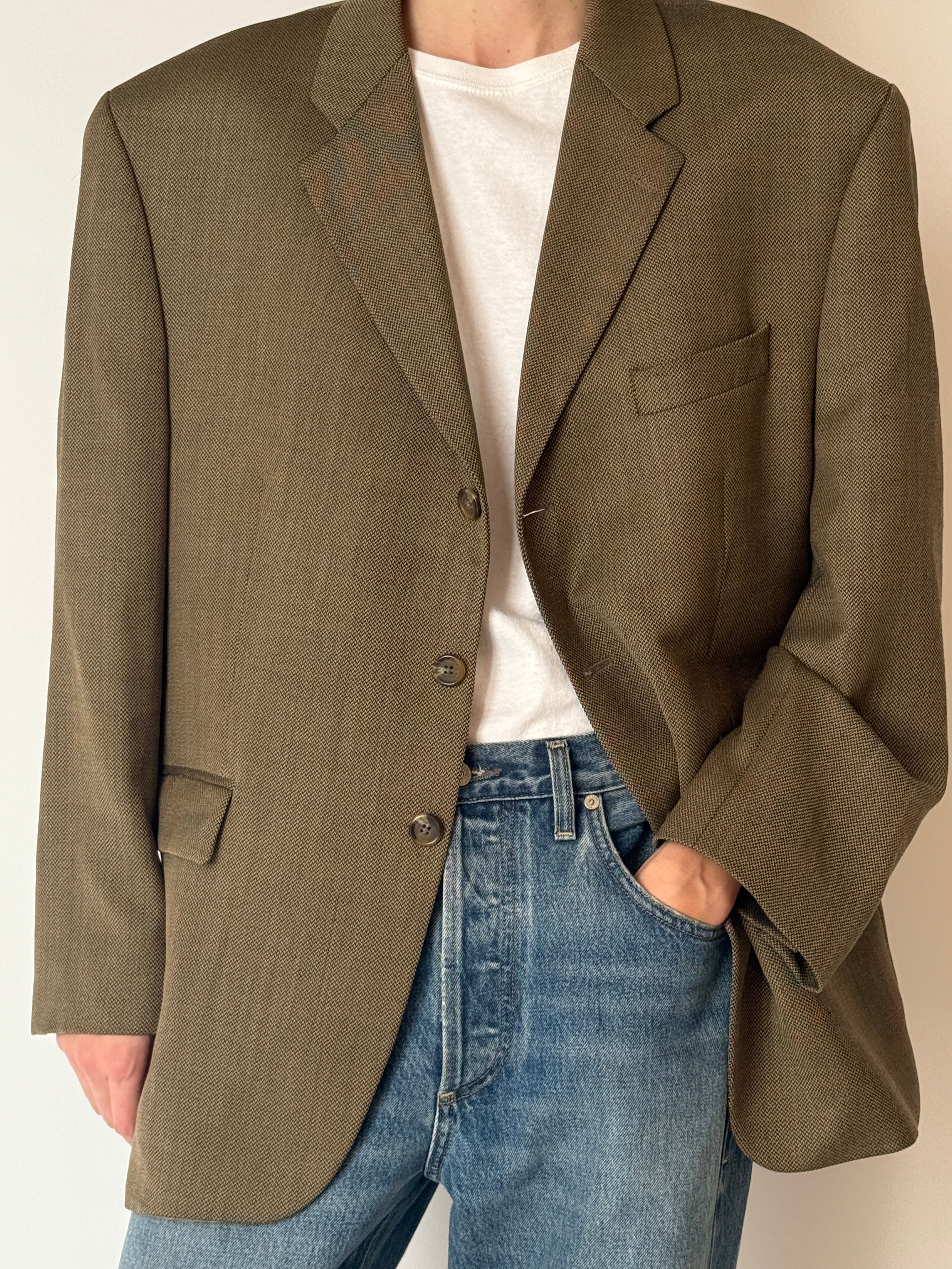 Vintage structured blazer with notched lapel detail