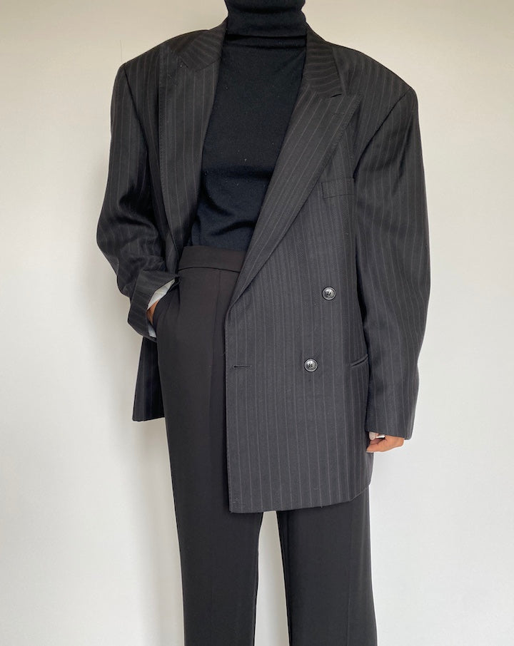 VINTAGE OVERSIZED DOUBLE BREASTED BLACK PINSTRIPED BLAZER 2190