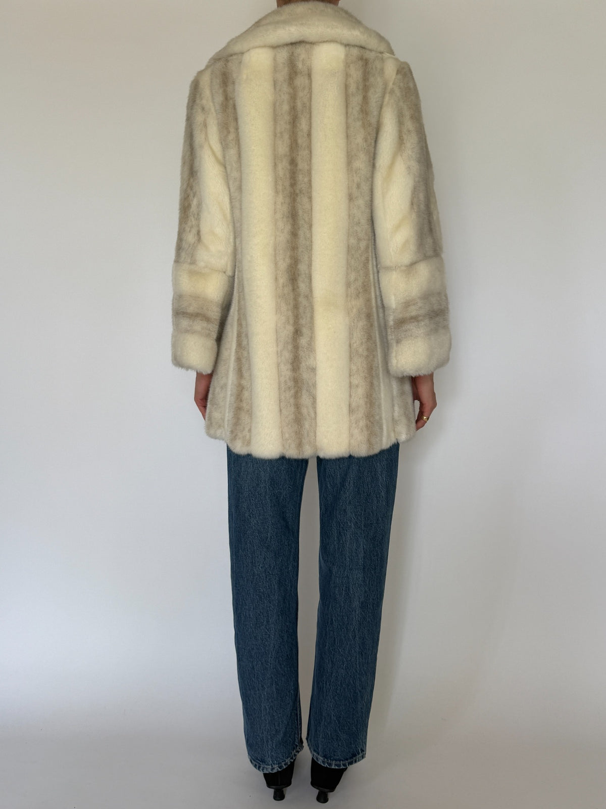 Vintage faux fur coat ivory and taupe sleeve detail