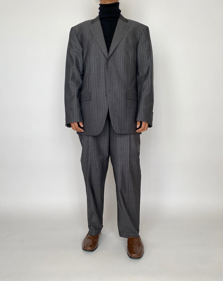 VINTAGE OVERSIZED GREY PINSTRIPED SUIT 2079