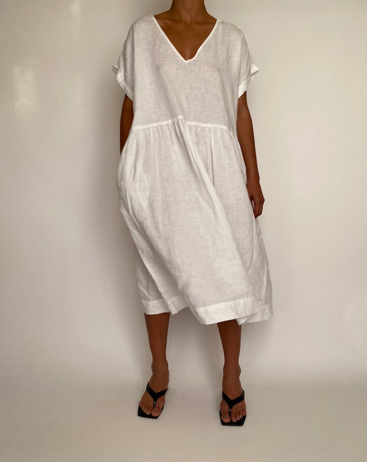 VINTAGE LONG WHITE LINEN DRESS 2371