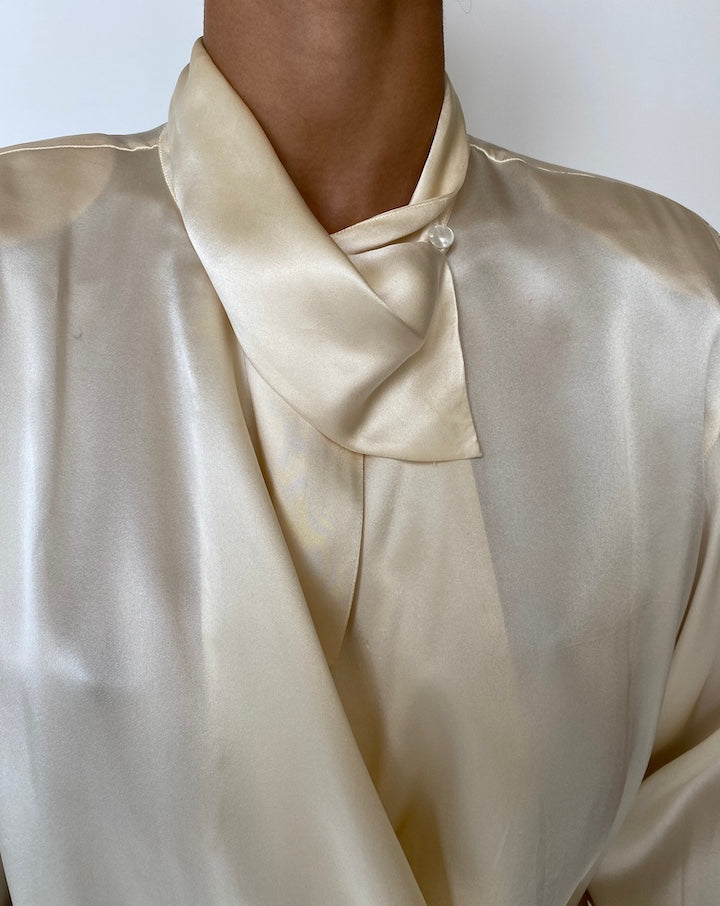 VINTAGE SILK BLOUSE IN CREAM 2572