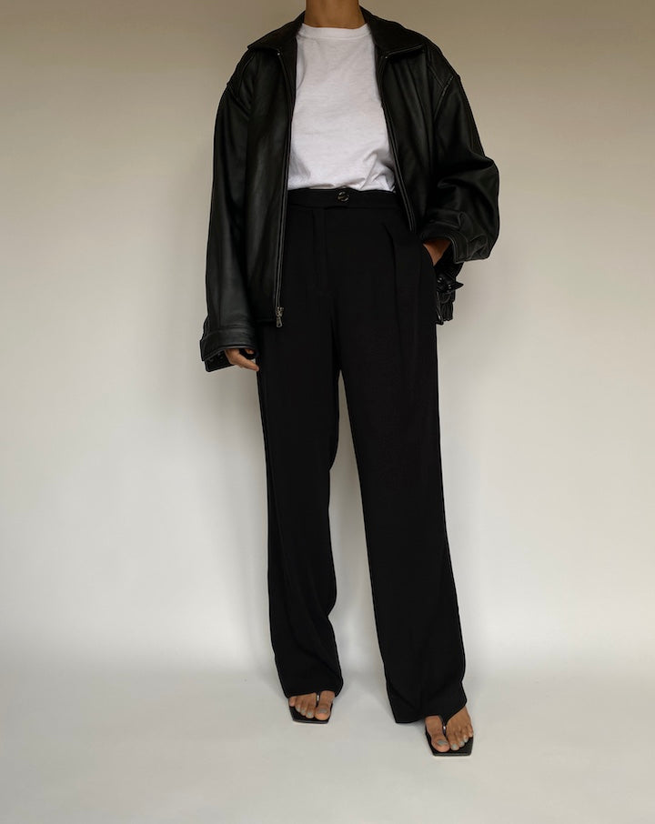 VINTAGE OVERSIZED BLACK LEATHER JACKET 2623