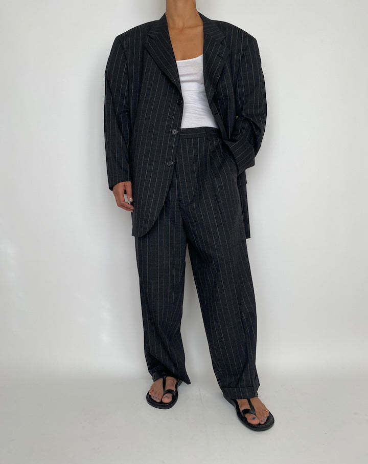 VINTAGE OVERSIZED PINSTRIPED SUIT 2862