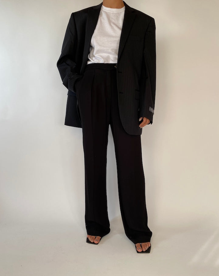 VINTAGE BLACK PINSTRIPED BLAZER 2350