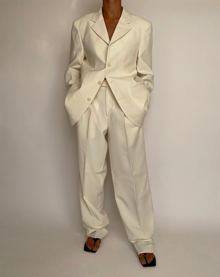 VINTAGE OVERSIZED CREAM SUIT 2373