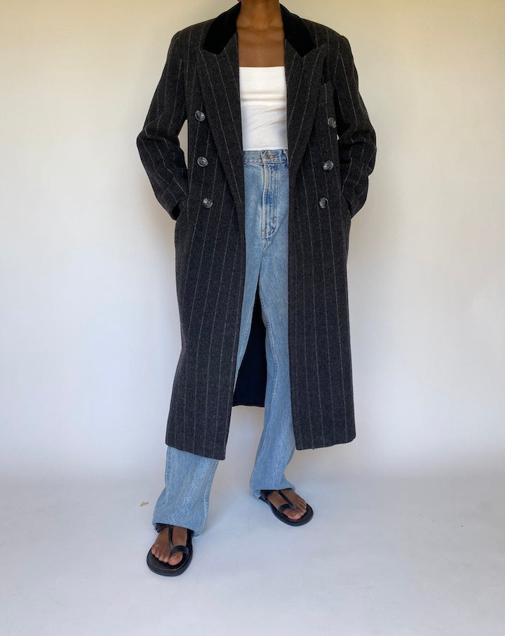 VINTAGE DARK GREY STRIPED LONG COAT WITH A VELVET COLLAR 3683