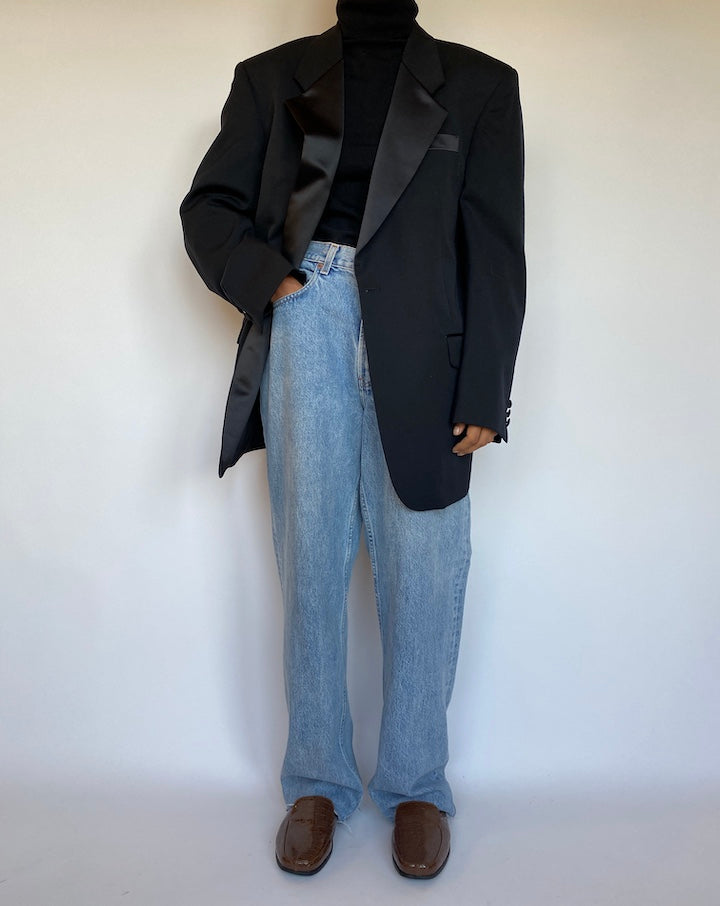 VINTAGE OVERSIZED BLACK BLAZER 1660