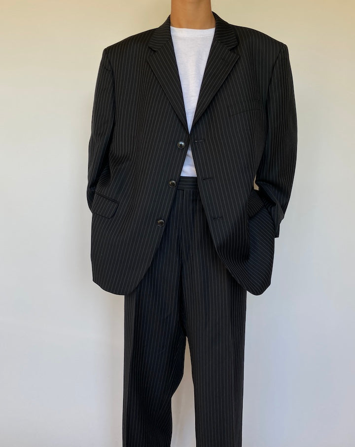 VINTAGE PINSTRIPED SUIT 1576