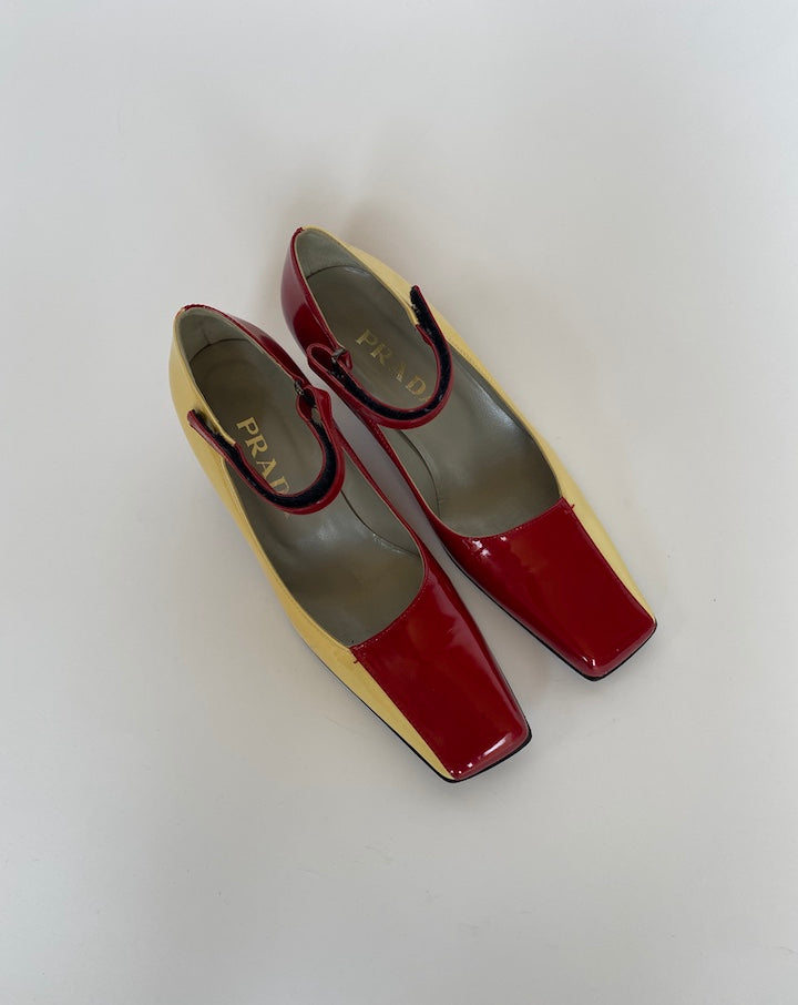 VINTAGE TWO TONED PRADA HEELS