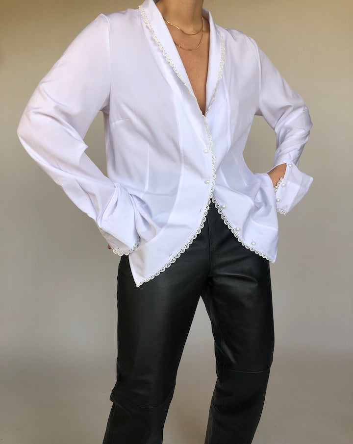 VINTAGE WHITE BLOUSE WITH DETAILING 318
