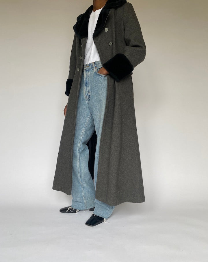 VINTAGE LONG GREY COAT 4900