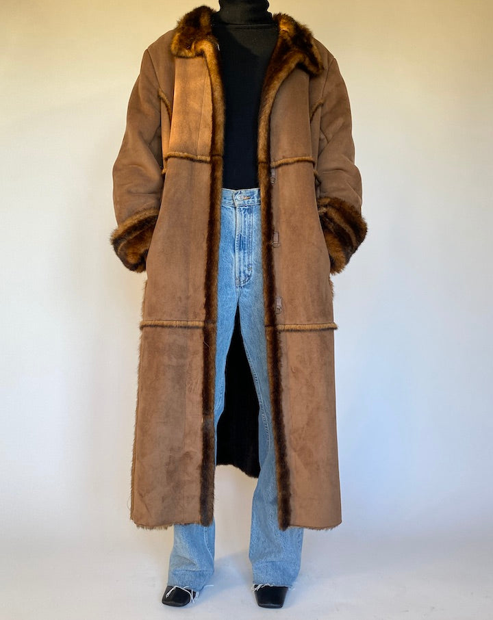 VINTAGE LONG BROWN FAUX FUR COAT 4309