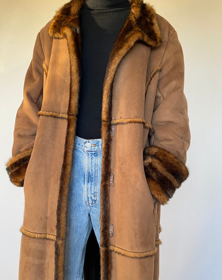 VINTAGE LONG BROWN FAUX FUR COAT 4309