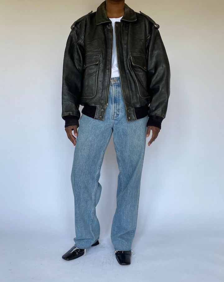 VINTAGE OVERSIZED BLACK BOMBER LIKE LEATHER JACKET 4993