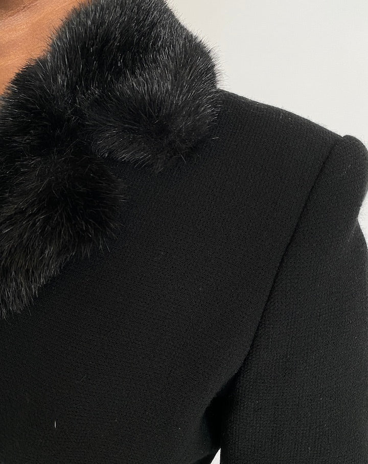 VINTAGE BLACK BEAUTIFUL CARDIGAN/BLAZER WITH FAUX FUR COLLAR 4662