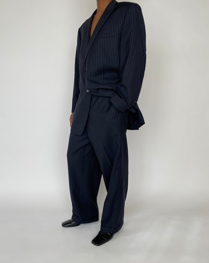 VINTAGE NAVY OVERSIZED PINSTRIPED SUIT 4568