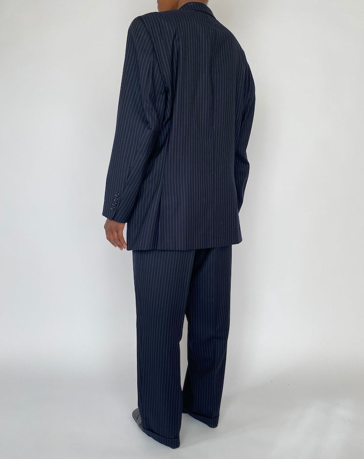 VINTAGE NAVY OVERSIZED PINSTRIPED SUIT 4568