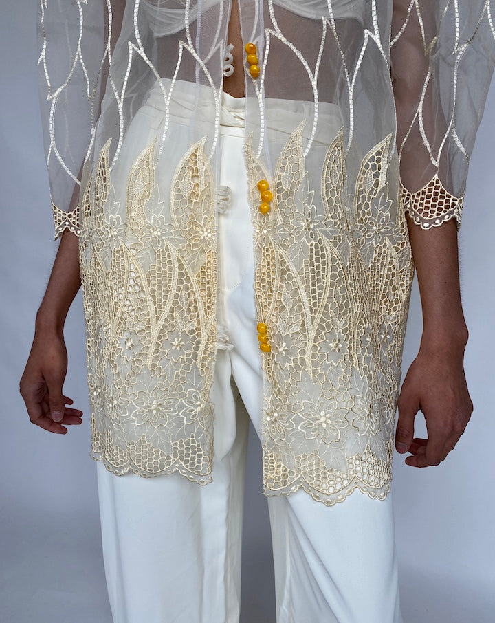 VINTAGE BEAUTIFUL SHEER IVORY TOP 649-2