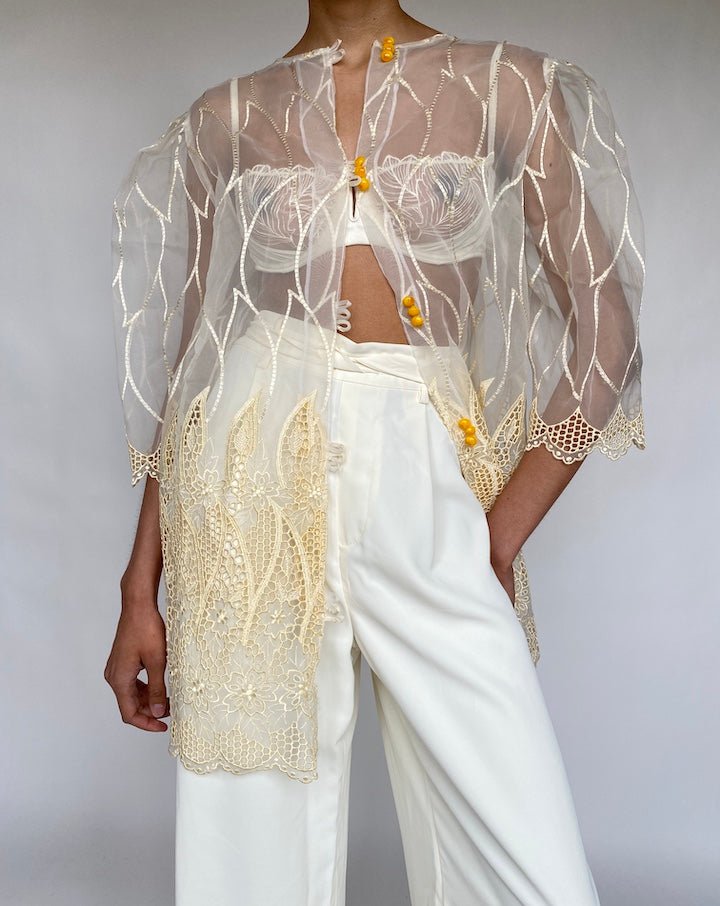 VINTAGE BEAUTIFUL SHEER IVORY TOP 649-3