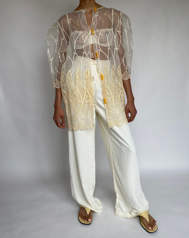 VINTAGE BEAUTIFUL SHEER IVORY TOP 649-6