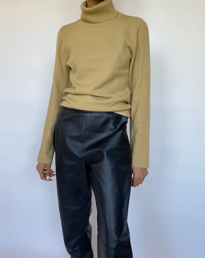 VINTAGE BEIGE TURTLENECK 557-2