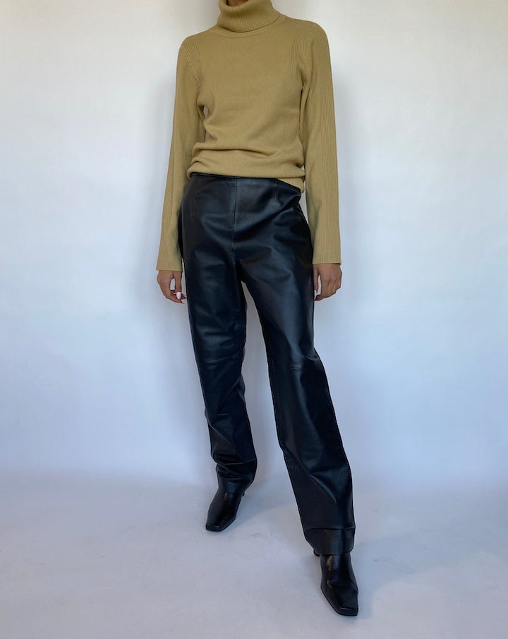 VINTAGE BEIGE TURTLENECK 557