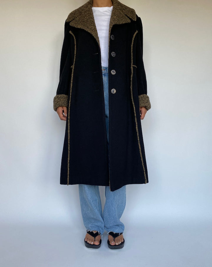 VINTAGE BLACK COAT 1064