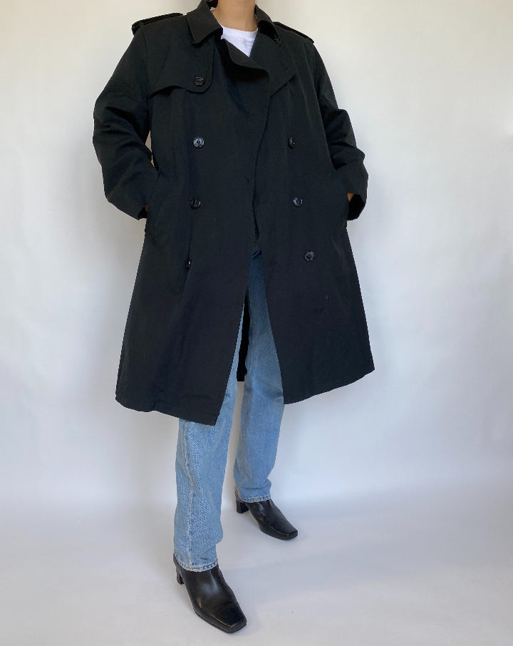 VINTAGE BLACK COAT 423-2