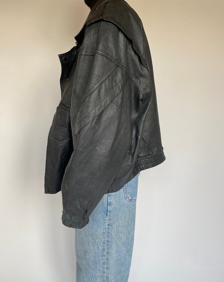VINTAGE BLACK LEATHER JACKET 1389