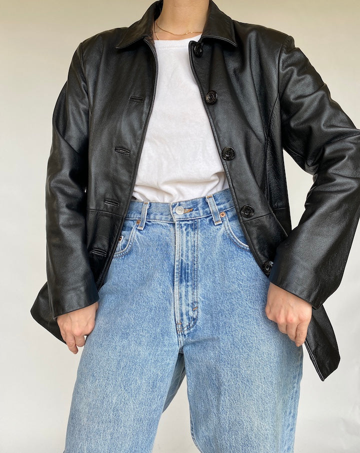 VINTAGE BLACK LEATHER JACKET WITH A FRONT BUTTON CLOSURE 458-2