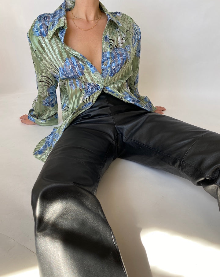 VINTAGE BLUE AND GREEN BUTTON DOWN PRINTED BLOUSE WITH A BEAUTIFUL FIT 445