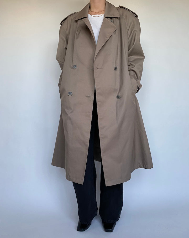 VINTAGE OVERSIZED BEIGE TRENCH 475-6