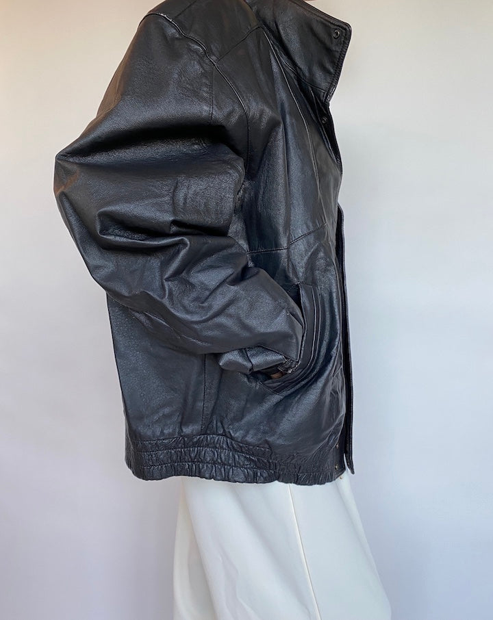 VINTAGE OVERSIZED BLACK LEATHER JACKET 011-2