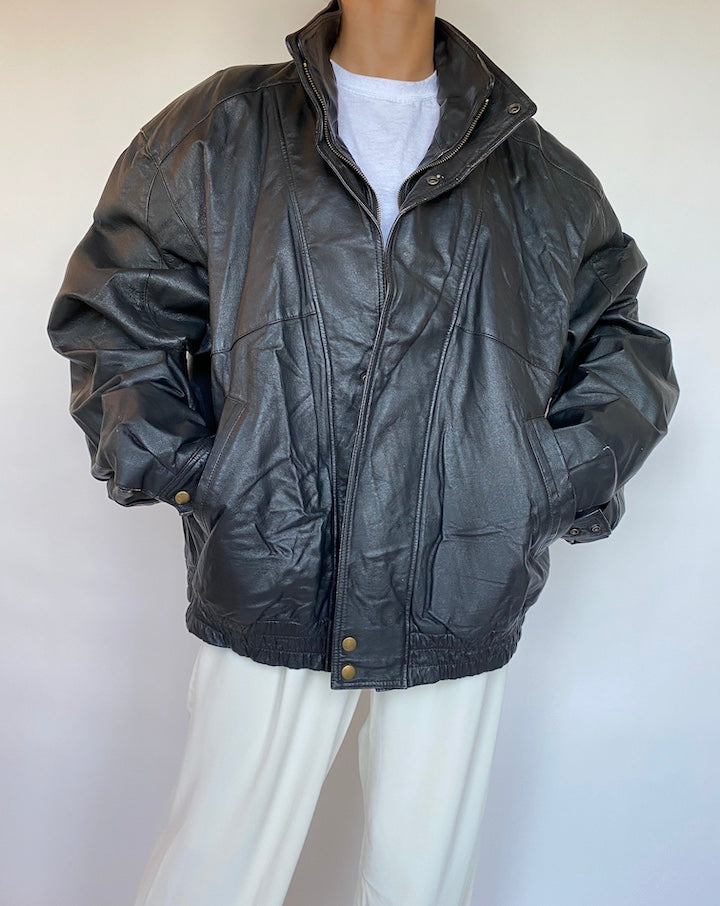 VINTAGE OVERSIZED BLACK LEATHER JACKET 011-6