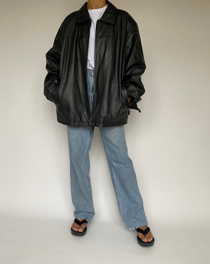 VINTAGE OVERSIZED BLACK LEATHER JACKET 1024
