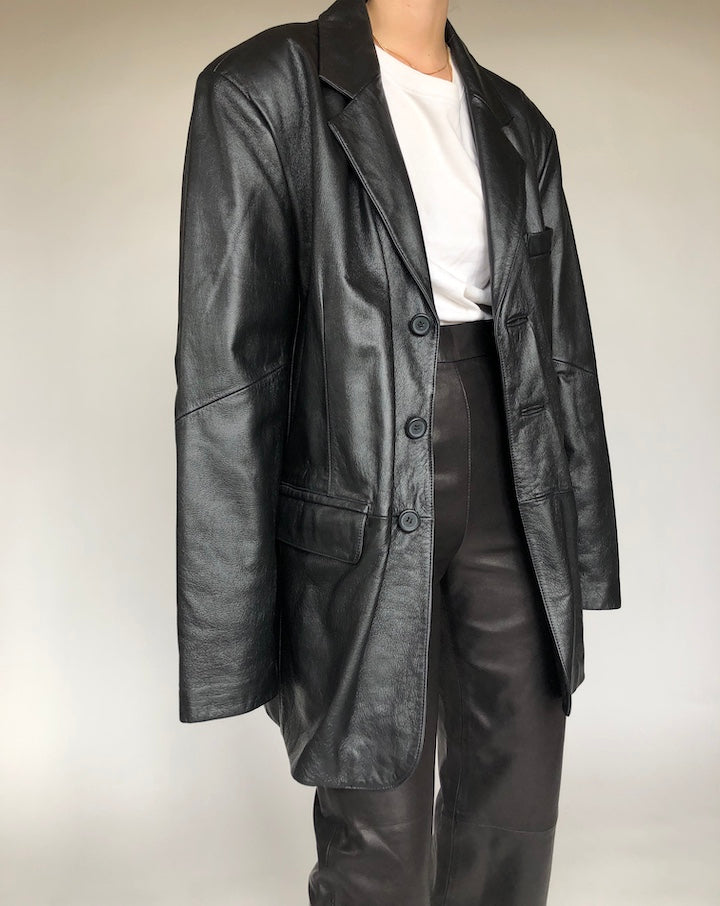 VINTAGE OVERSIZED BLACK LEATHER JACKET 144 2