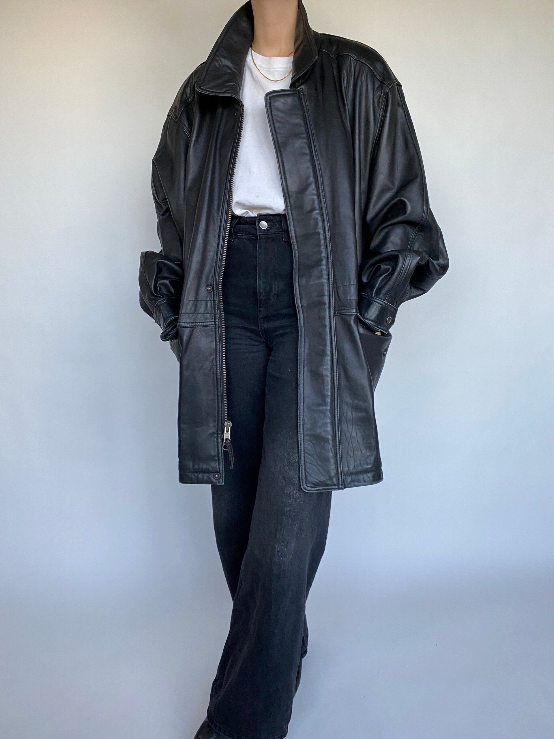 VINTAGE OVERSIZED BLACK LEATHER JACKET 474-2