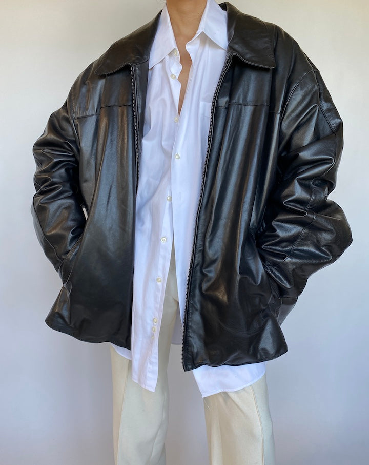 VINTAGE OVERSIZED BLACK LEATHER JACKET 572